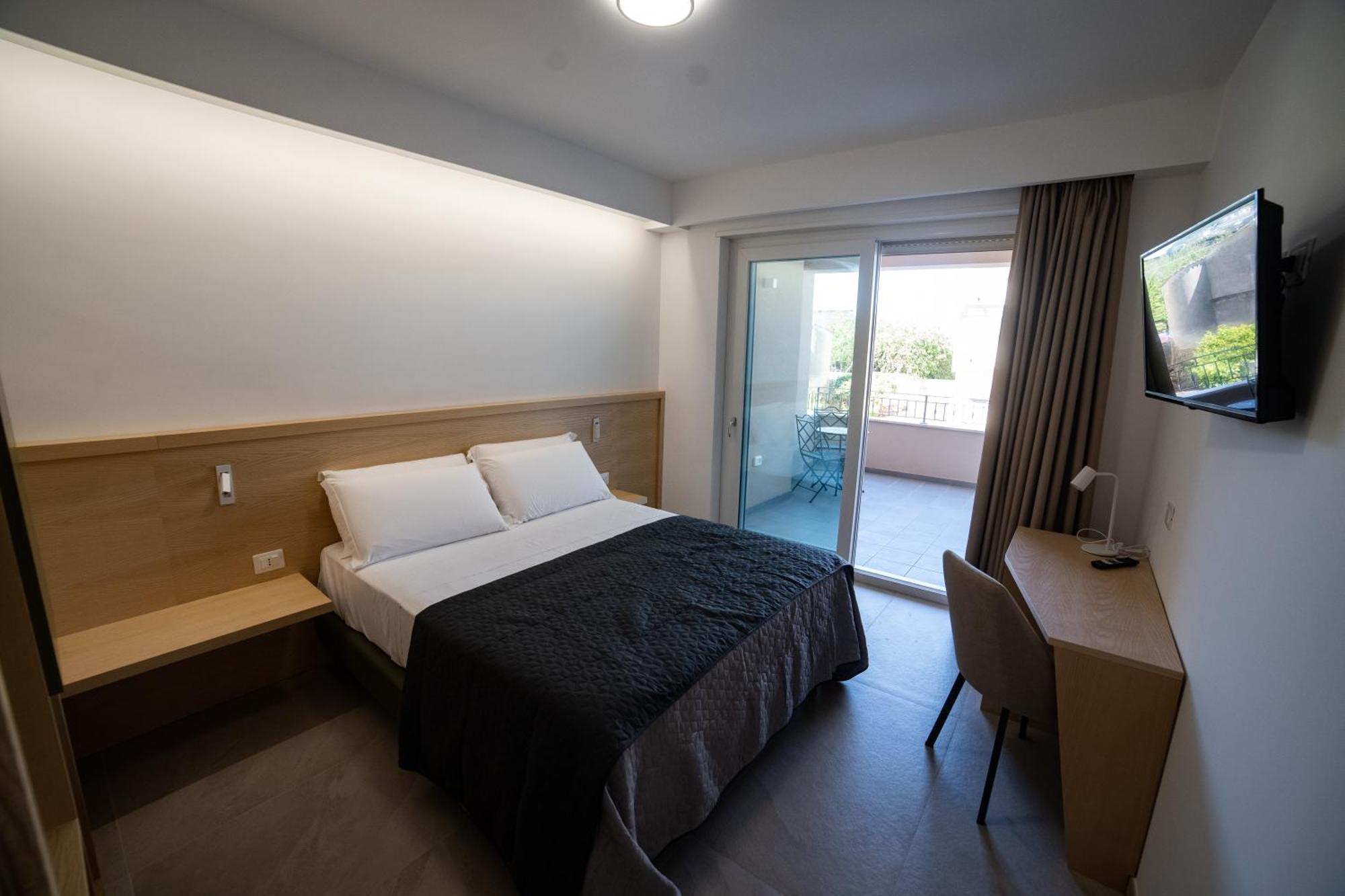 Middle Town Palace Tropea Extérieur photo